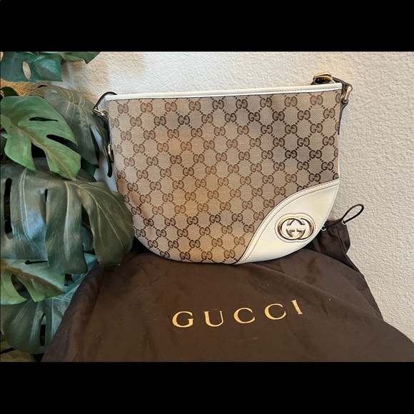 Gucci GG Canvas Bag - Picture 4 of 16